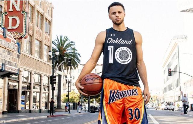 开云登录-库里情牵奥克兰：如他另一个家乡 他的心留在这里